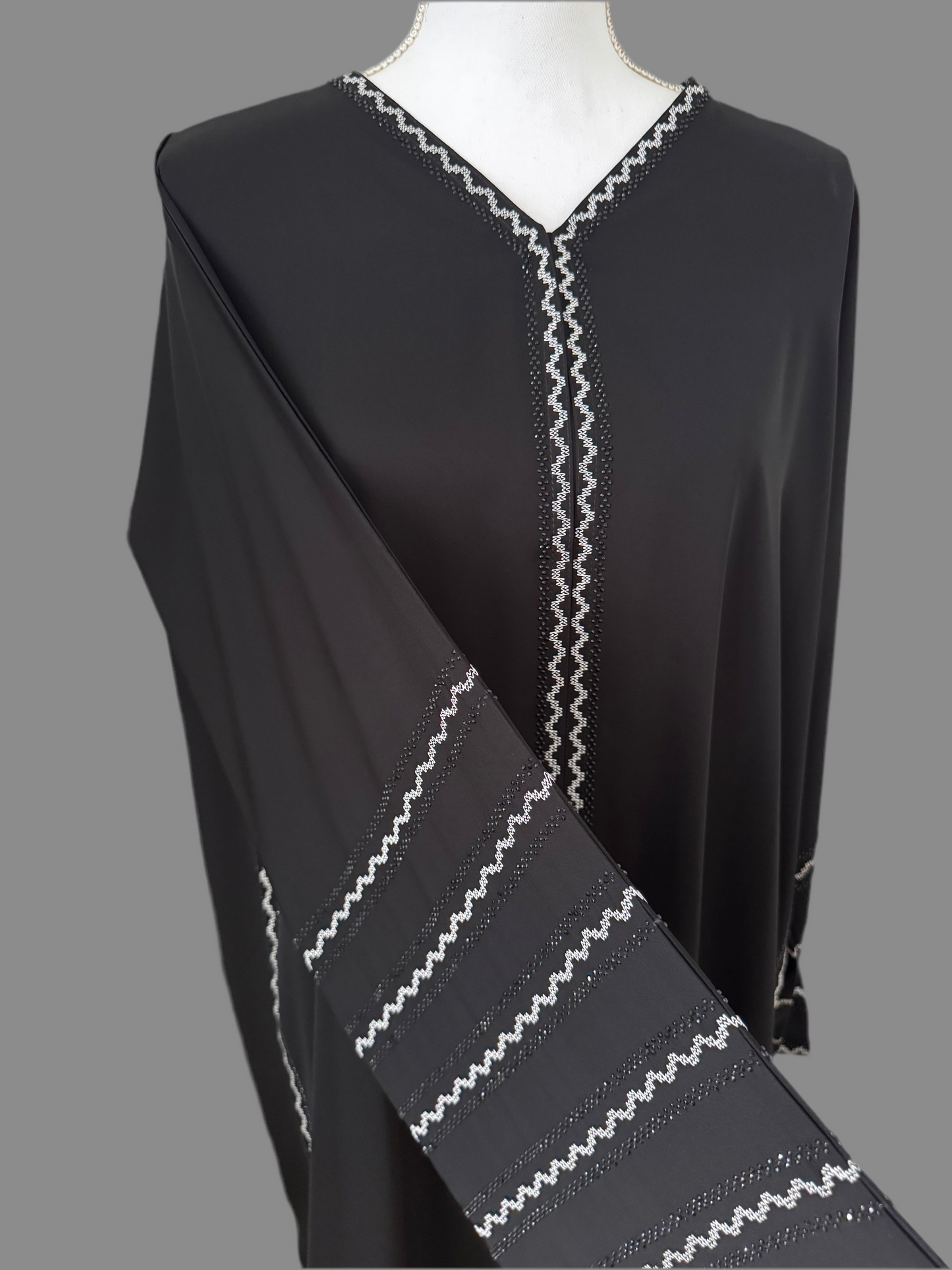 Abaya Éline