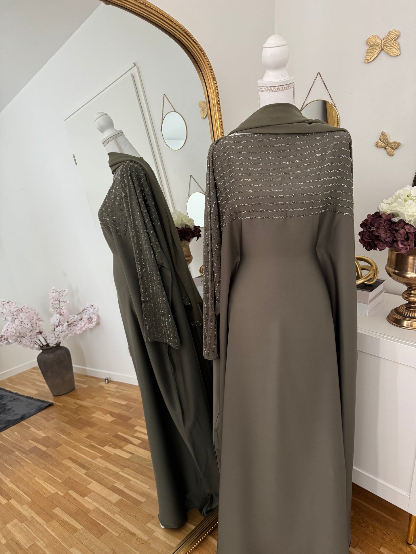 Abaya Amira
